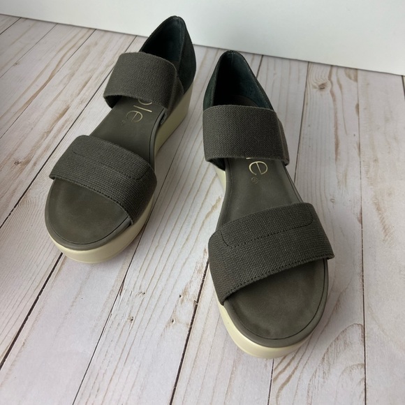 Super cute platform wedge sandals/shoes, Nicole Imogen in Mint - Picture 2 of 13